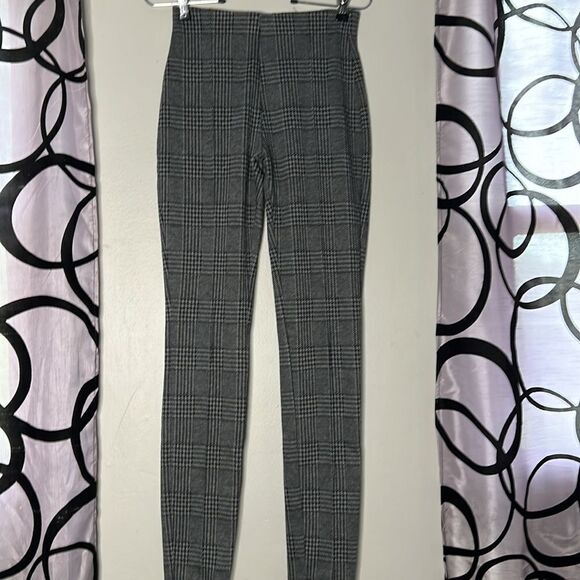 Tahari pull on style houndstooth trousers, size extra small - Picture 4 of 12